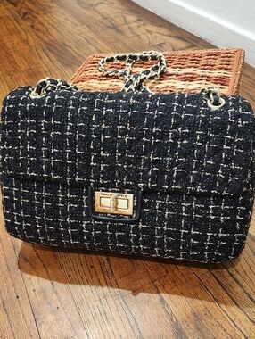 Karl Lagerfeld Paris Agyness Shoulder Bag